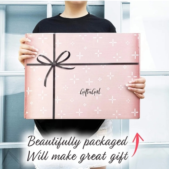 Women Wall - Picture 3 of 4